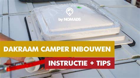 Diagram: onderdelen en installatieproces van een camper dakraam