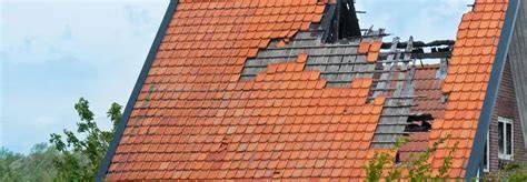 Inspectie dakconstructie en folie onder dakpannen