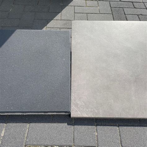 Vergelijking keramische tegels vs betontegels