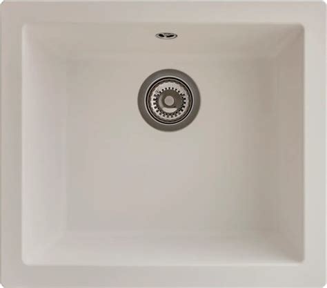 Infographic die de voordelen van composiet spoelbakken vergelijkt met andere materialen.