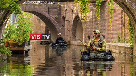Foto van een professioneel uitgevoerde gootreparatie met montage
