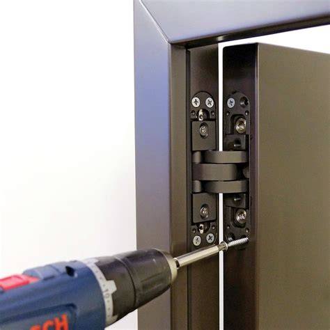 Beeld van SureClose CONCEALFIT systeem in een deurkader