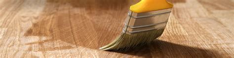 Infographic: Stappenplan voor schuren, beitsen en lakken van hout