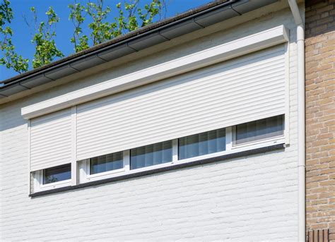 Vergelijkingstabel: Zwarte vs. Witte rolluiken - Warmteabsorptie en Reflectie.