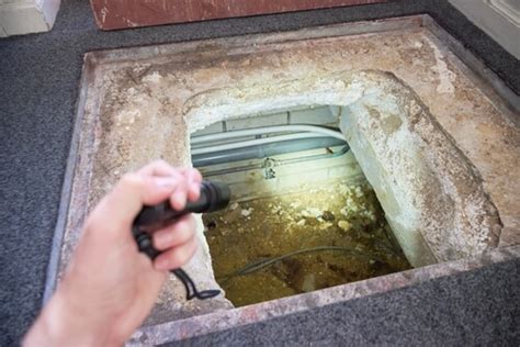 Illustratie van kruipruimte met schuimbeton en ventilatiekanalen
