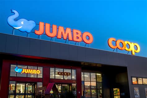 Infographic: Verkoop EMTÉ aan Jumbo-Coop; omzet en filialen per partij