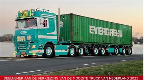 historische foto van een vrachtwagen van de Aan- en Afvoertroepen
