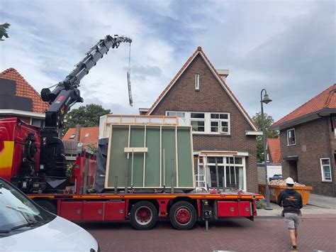 Infographic: prefab woningproces van ontwerp tot montage