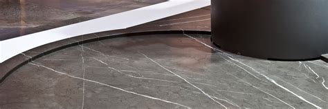 Infographic: materialen (graniet, hardsteen, marmer, composiet, Dekton, Neolith, keramiek)