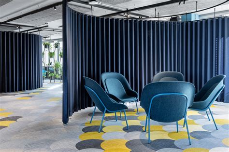 Voorbeelden van verschillende print designs op akoestische panelen