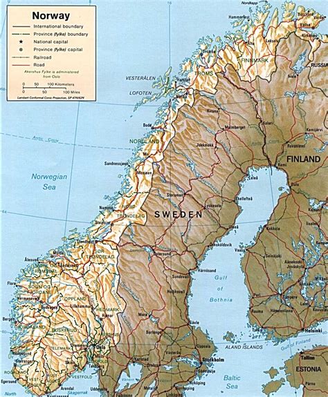 Kaart van Noorwegen met fjorden en hoofdwegen