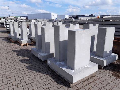 Foto: Voorbeelden van prefab betonpoeren in diverse afmetingen