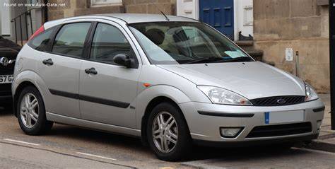 Ford Focus 1999 - algemene afbeelding van ontwerp en interieur
