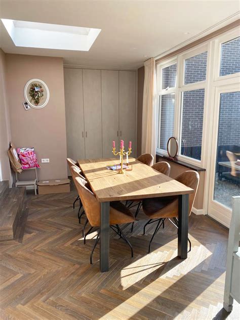 Een modern interieur gerealiseerd door Aldoe Interieurbouw & Onderhoud.