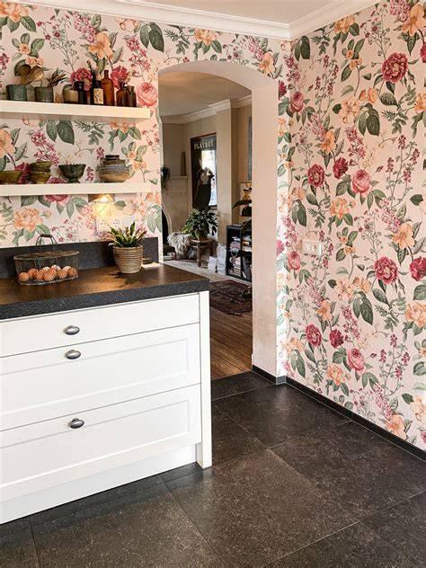 Op maat gemaakte bloemenprint op muur
