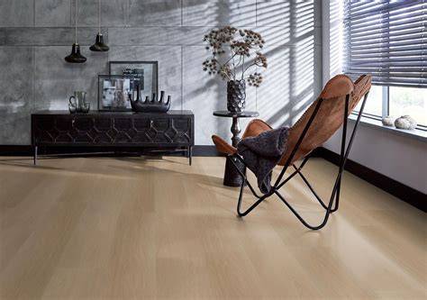 Licht PVC vloer configuraties en houtlook varianten