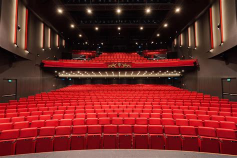 Foto van de steigerconstructie die in de Grote Zaal van het theater is gebouwd