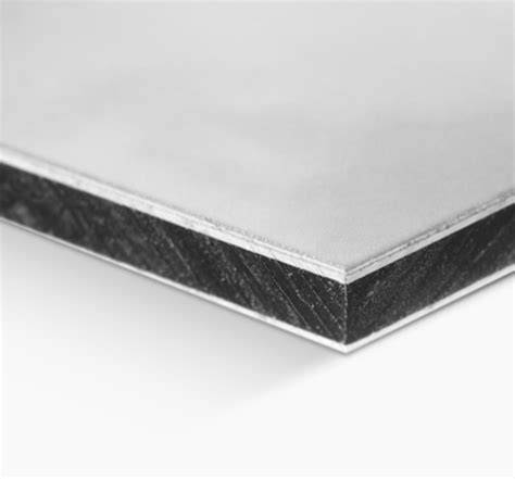 Materialen en constructie: aluminium, kunststof, Dibond, beton en LED-verlichting