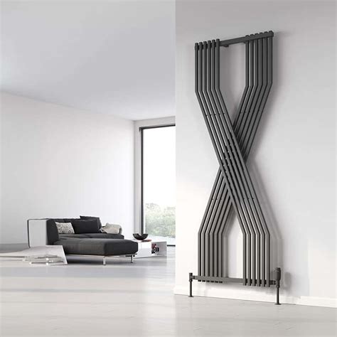Afbeelding: showroom met diverse aluminium design radiatoren
