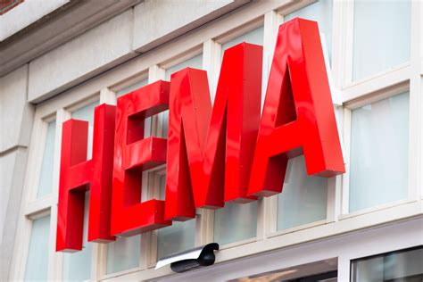 Artistieke impressie van de vernieuwde HEMA gevel in Schagen