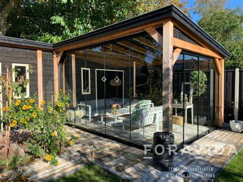 Foto van ForaVida tuinkamer met glazen schuifwanden