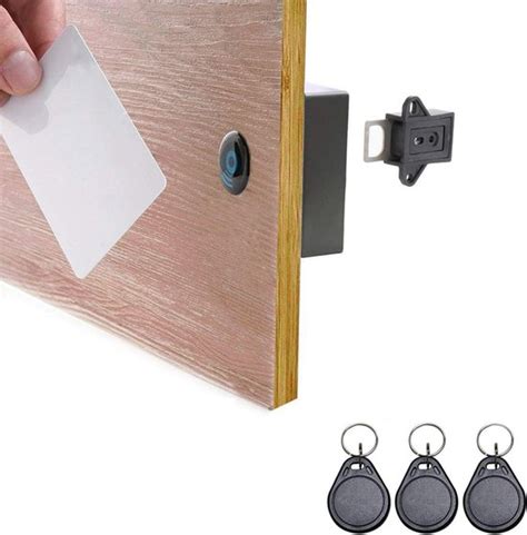 DIY installatie: montagepunten voor bladvangers