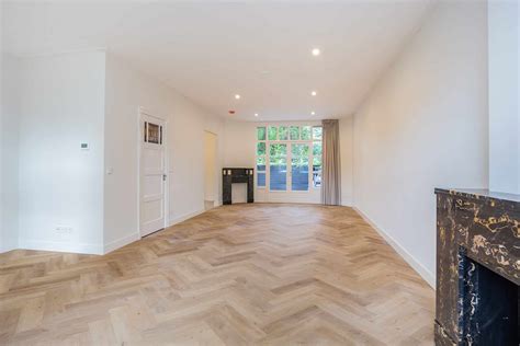 Galerij met voorbeelden van verschillende eiken PVC vloerafwerkingen.