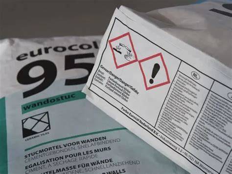 Voorbeeld van chargenummer en best-before-label op Eurocol verpakkingen