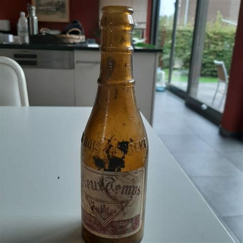 Visualisatie van biersteen in een bierfles