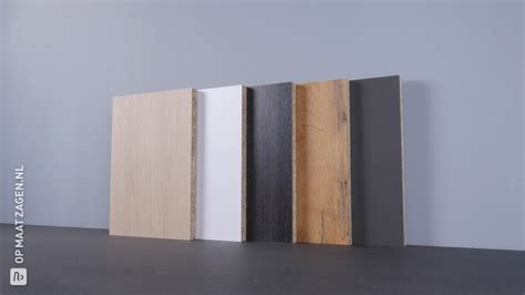 Illustratie van verschillende soorten meubelpanelen met decoratieve toplaag