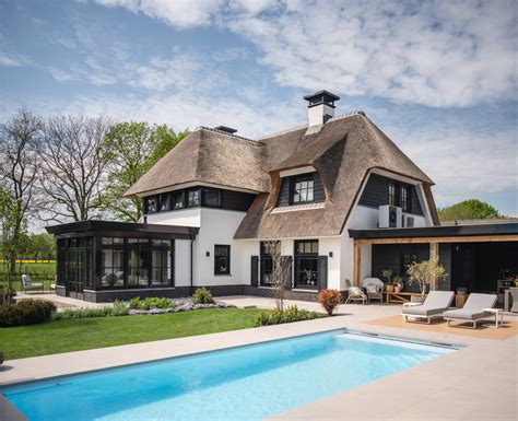 Luxe villa met een zinken felsdak