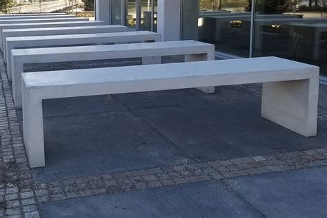 Kleurenvariaties en maatwerk in betonnen banken