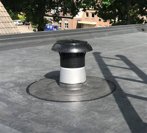 Voorbeeld: dakdoorvoer met plakplaat op EPDM