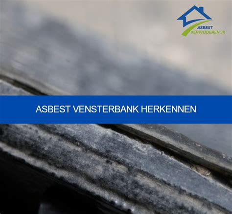 Detailfoto van asbesthoudende borstweringspanelen in een woning.