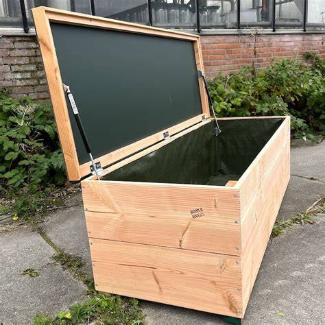 Afbeelding: Voorbeeld van een houten opbergkist van steigerhout met stoer uiterlijk