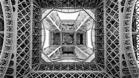 Illustratie van de oorspronkelijke ontwerptekeningen van de Eiffeltoren door Maurice Koechlin en Émile Nouguier.