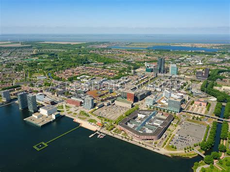 Infographic: Ontwikkelkader westelijk Almere Centrum - woningtoename en groene voorzieningen