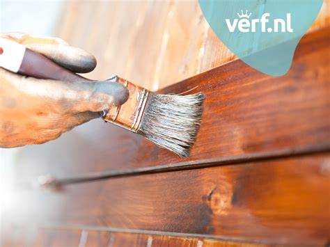 Infographic: werking van transparante zwarte beits op hout