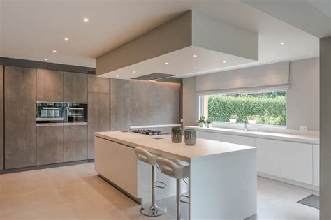 Voorbeeld van LED opbouwverlichting in een moderne keuken