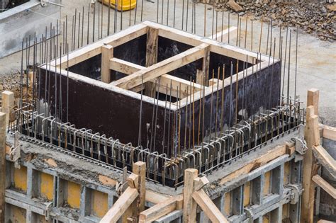 Infographic: Eigenschappen en toepassingen van betonplex zwart