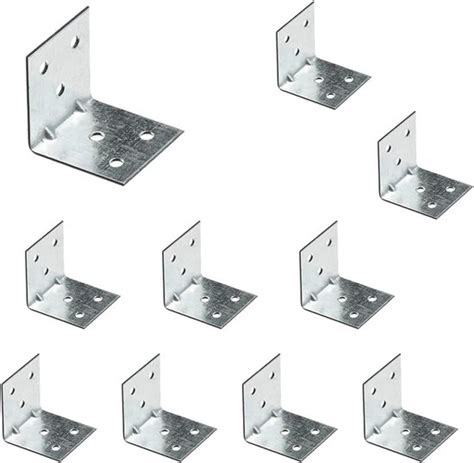 Schema van verbindingen: middel- en hoekverbindingen, voeding en ontvanger in een badkamerinstallatie
