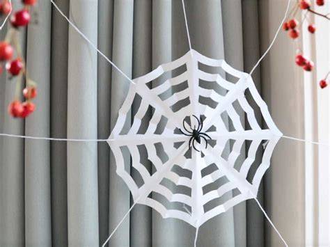 Tagimg: Papier spinnenweb constructie