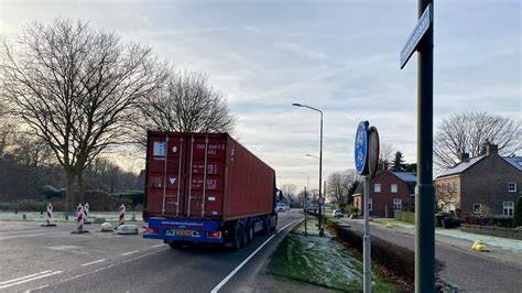 Illustratie van de vrachtwagenvloot en vrachtverkeer