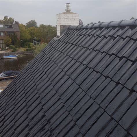 Infografiek: Verschillende dakbedekkingsmaterialen en hun aanbevolen hellingen