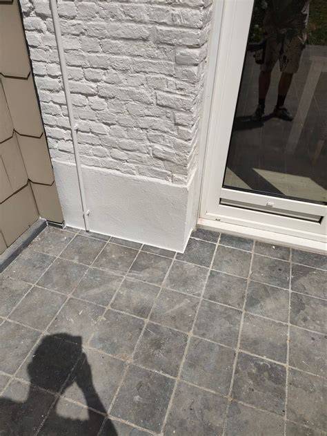 Vergelijking gevel- vs dakafvoer voor verschillende kacheltypen