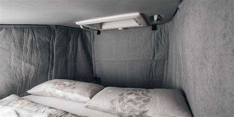 Slaapdak isolatie: sandwichisolatie voor kou- en warmtebescherming