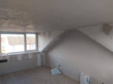 Foto van strak gestucte wanden en plafond