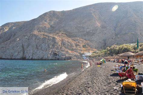 Kamari strand Santorini met aangrenzende dorpen