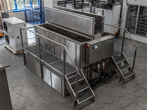 Diagram dat de cyclische spanning op dakmaterialen door vorst en dooi illustreert