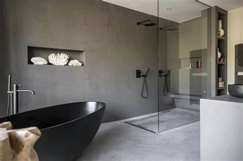 Beton ciré in een moderne badkamer: naadloze overgang van wand naar vloer
